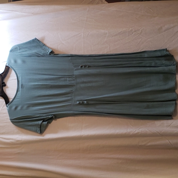 dresses! - Picture 7 of 7